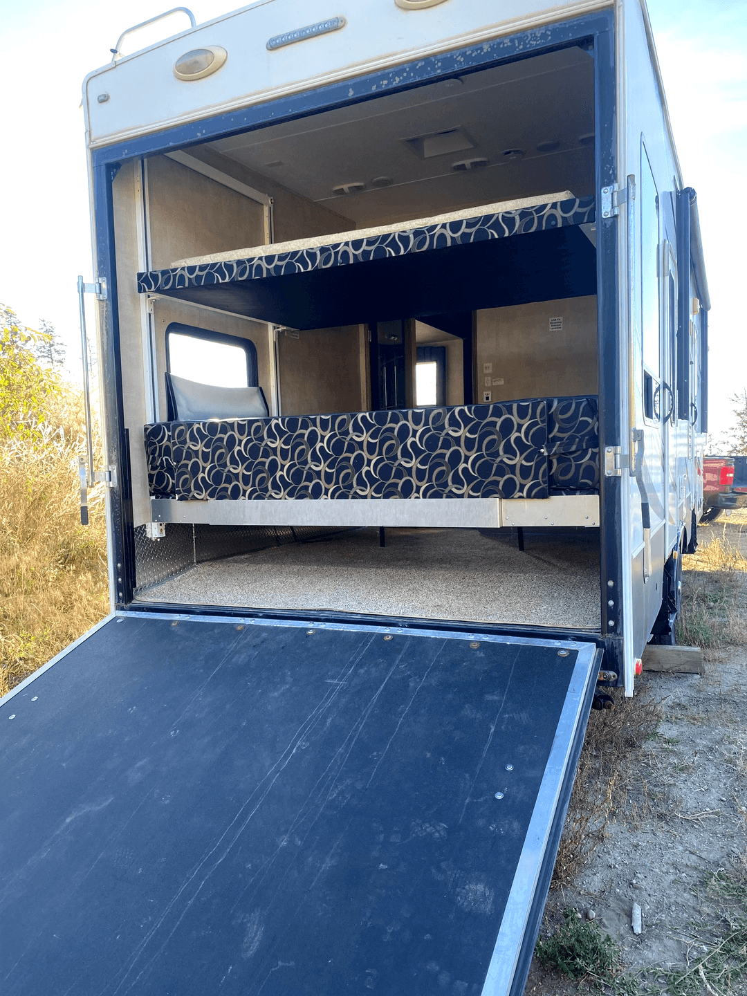 2012 Keystone RAPTOR RP297SE, fifth wheel Toy Hauler-EXC .Cond - 2 - 1732122012841_tempImage6t8etz