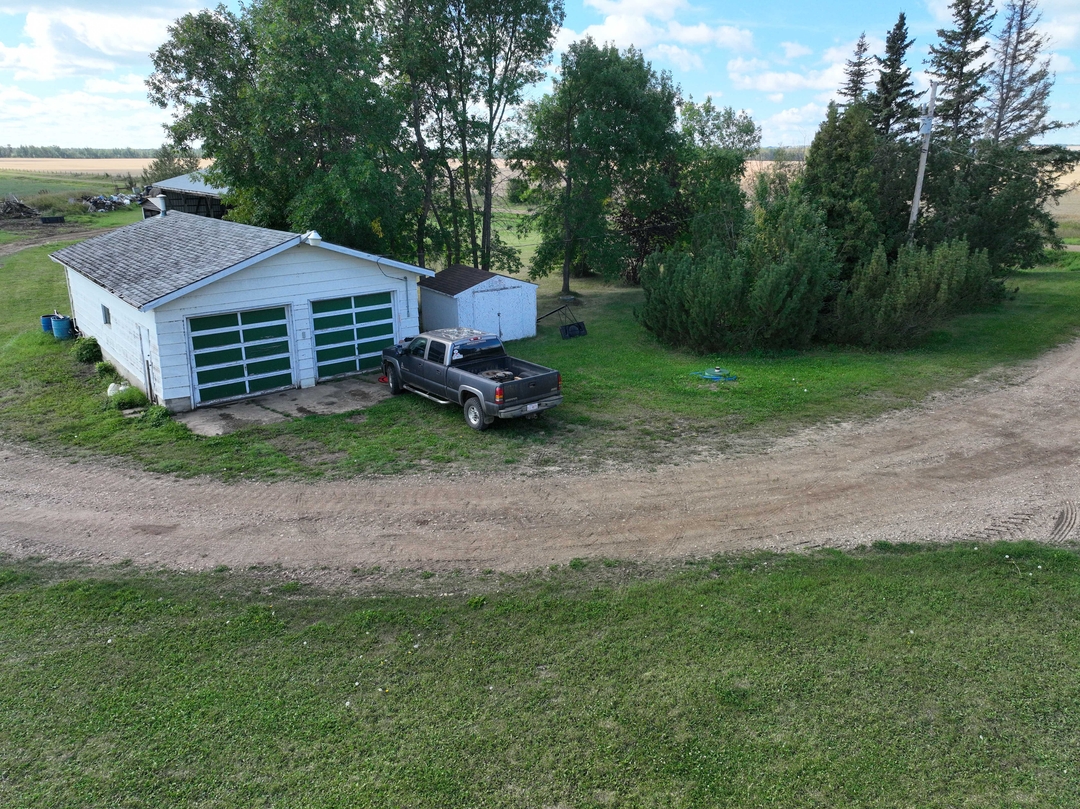 5 bedroom, 2 bath home on 9.98 acres in Athabasca County - 3 - 1732141720783_5 low