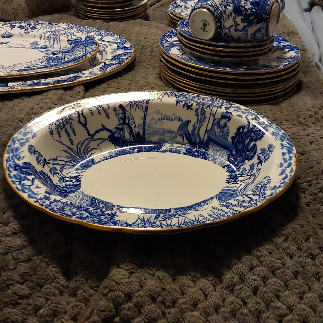 Royal Crown Derby Blue Mikado, 8 settings, 2 platters, 8 soup bowls 8 dessert plates, cake plate, 2 vegetable bowls, gravy boat and more. - 3 - 1732225331471_1000002386