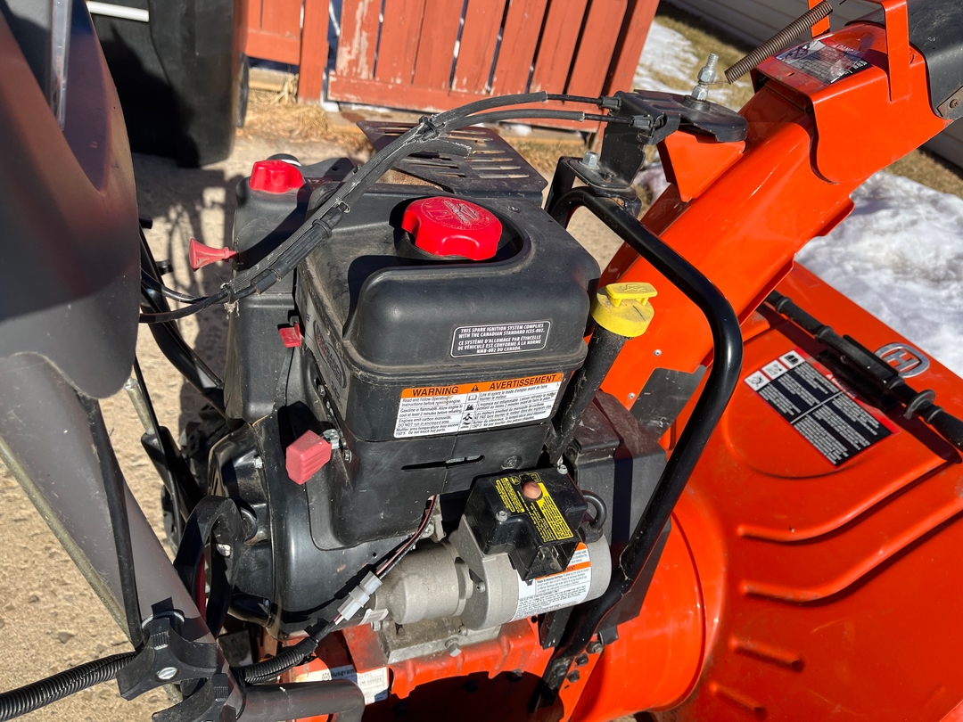 Husqvarna  snowblower - 6 - 1732323545409_IMG_6049