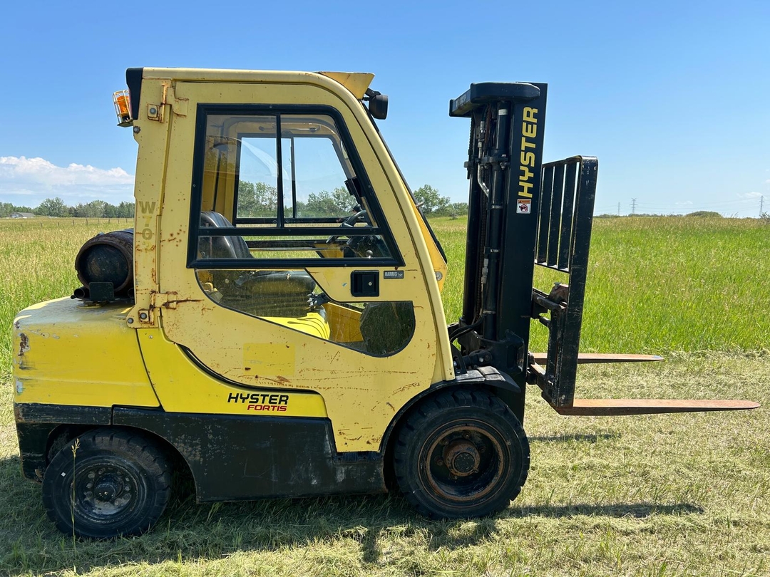 Hyster H70FT Enclosed Cab Propane Forklift - 2 - 1732650116473_DCKL4206