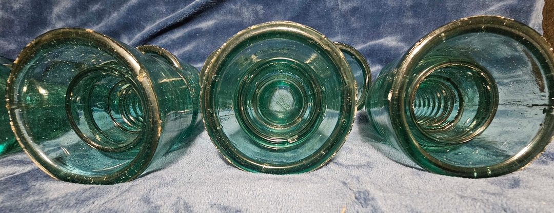 11 - LOT of HEMINGRAY BEEHIVE CD145 AQUA INSULATORS - VERY NICE CONDITION - 4 - 1733374540030_20240924_230024