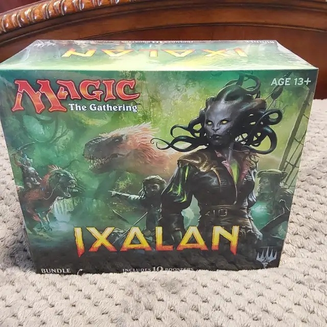 Magic Ixalan bundle and 8 Dragon Shield sleeves (20th anniversary), 10 packs MTG War of the Sparks - 3 - 1733548314980_1000002694