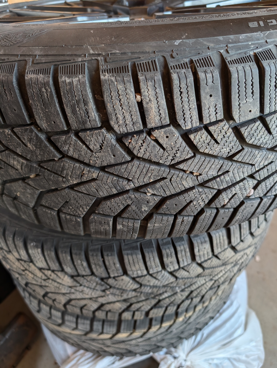 Ford escape winter tires - 3 - 1733955207526_1000007098