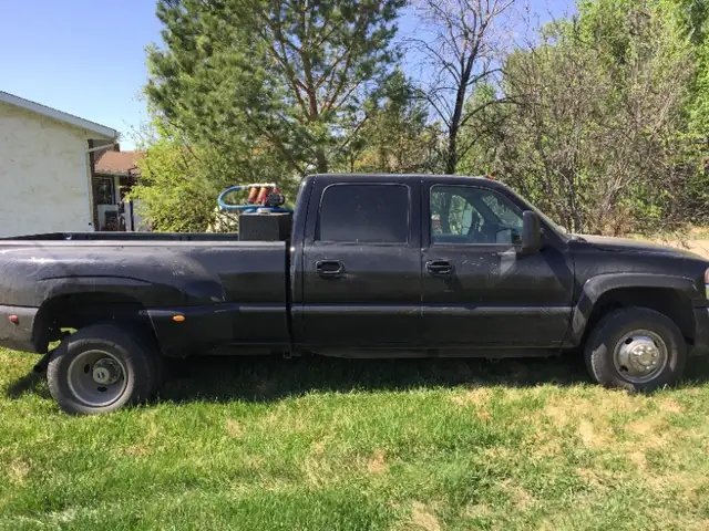 2006 GMC Sierra dually - 3 - 1734474614925_Sierra_Dually3