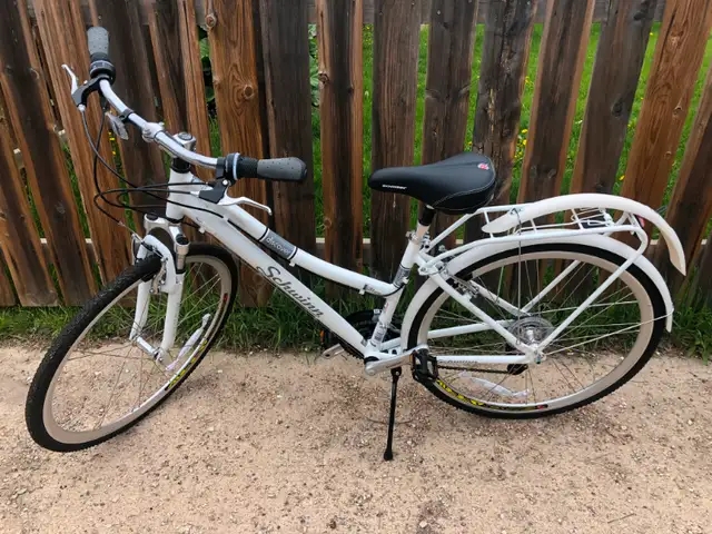 BRAND NEW never used Schiwinn Discover Women's Hybrid Bike - 1 - 1734550822670_Women's_Hybrid_Bike1