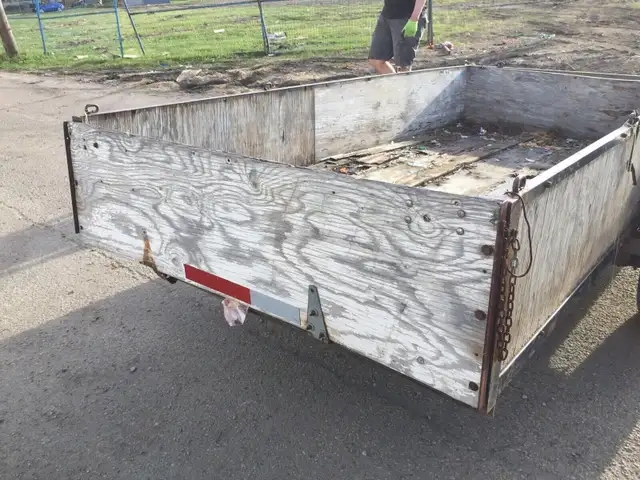 Old trailer. CHEAP. I CAN DELIVER. cell text only - 5 - 1734555796800_Old_Trailer5