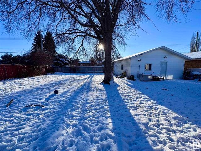 Prime Location in Vegreville! - 2 - 1734729088353_LG7