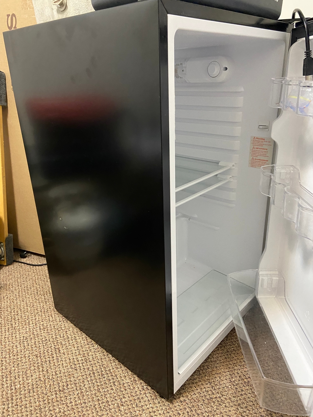 4.4 ft.³ mini fridge - 3 - 1736818906431_IMG_1561