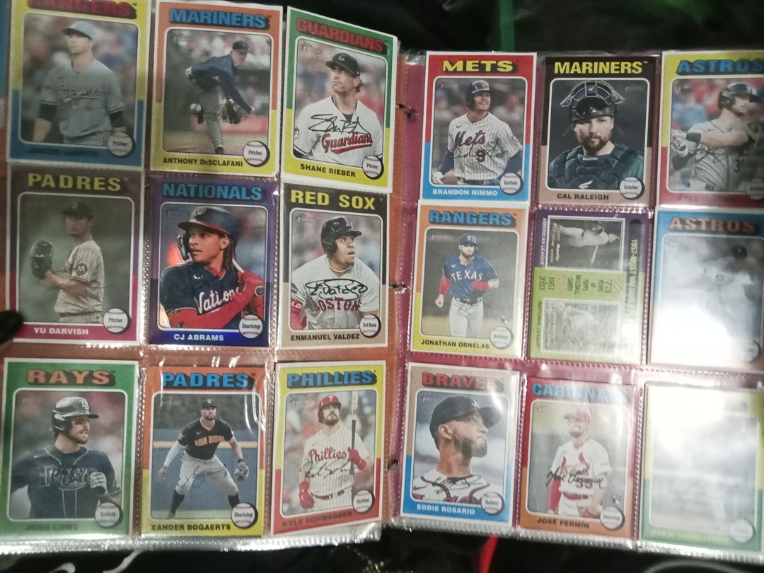 Thousands Of Sports Cards  - 5 - 1737383994364_IMG_20250119_030246