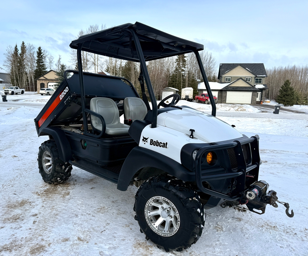 Bobcat 2200 – Reliable Kubota Diesel - 6 - 1737530756776_IMG_8012