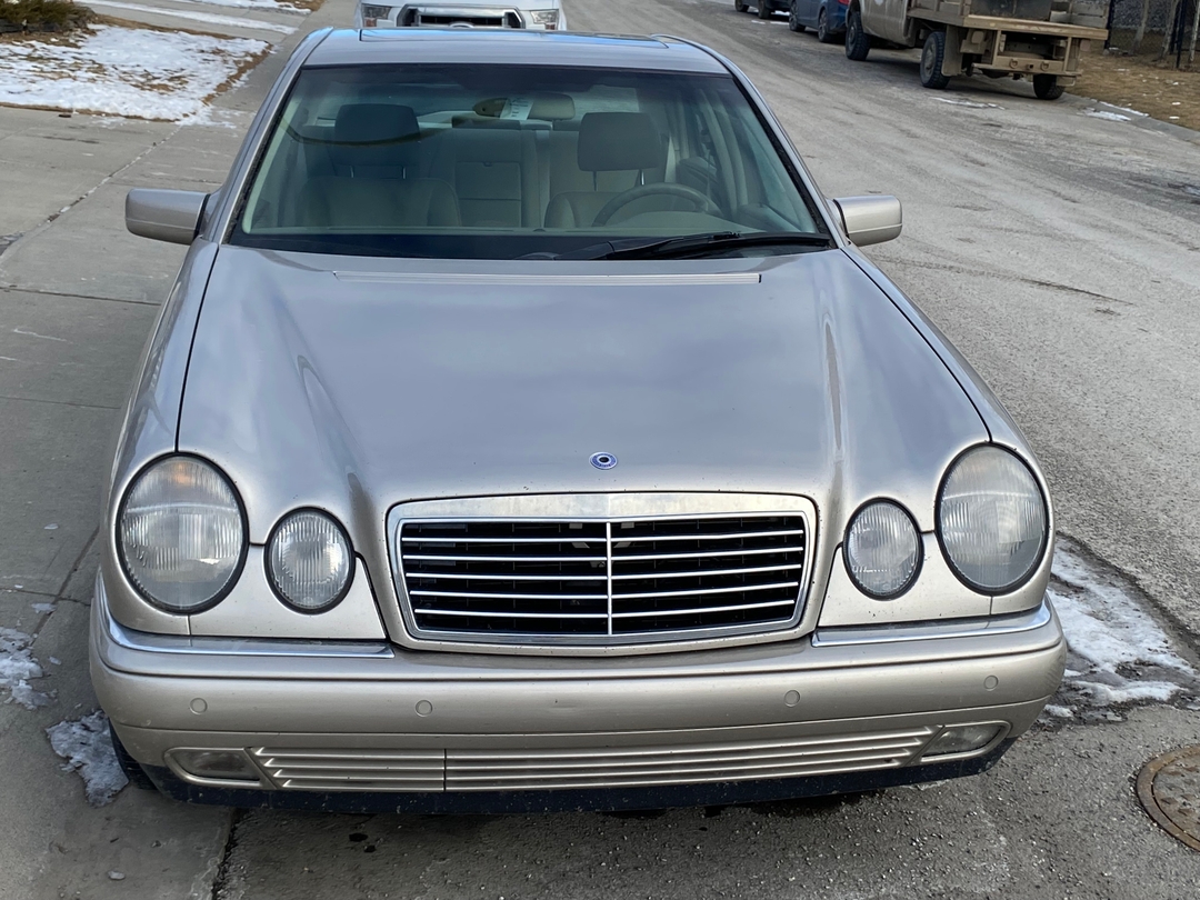 Mercedes E320 for sale - 1 - 1737739670893_IMG_0580