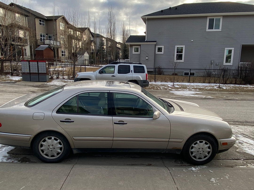 Mercedes E320 for sale - 3 - 1737739670893_IMG_0582