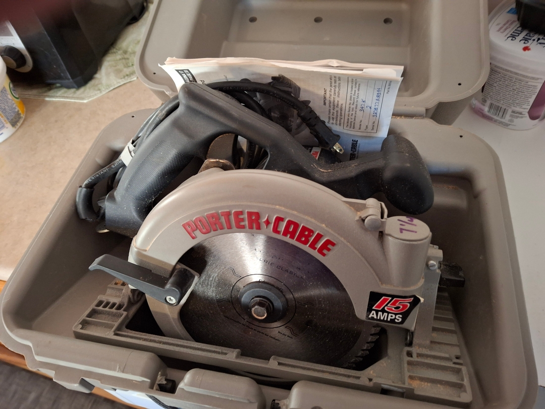 PORTER CABLE 7 1/4 CIRCULAR SAW ...HARDLY USED - 1 - 1737756945219_20250112_144437