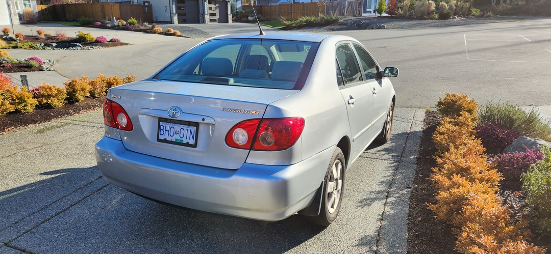 2006 Toyota Corolla LE  - 5 - 1737757961324_20250124_112048