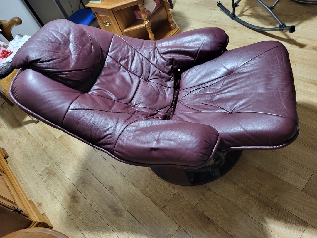 Burgundy Palliser Leather Reclining Chair - 3 - 1737830159692_20250123_170941