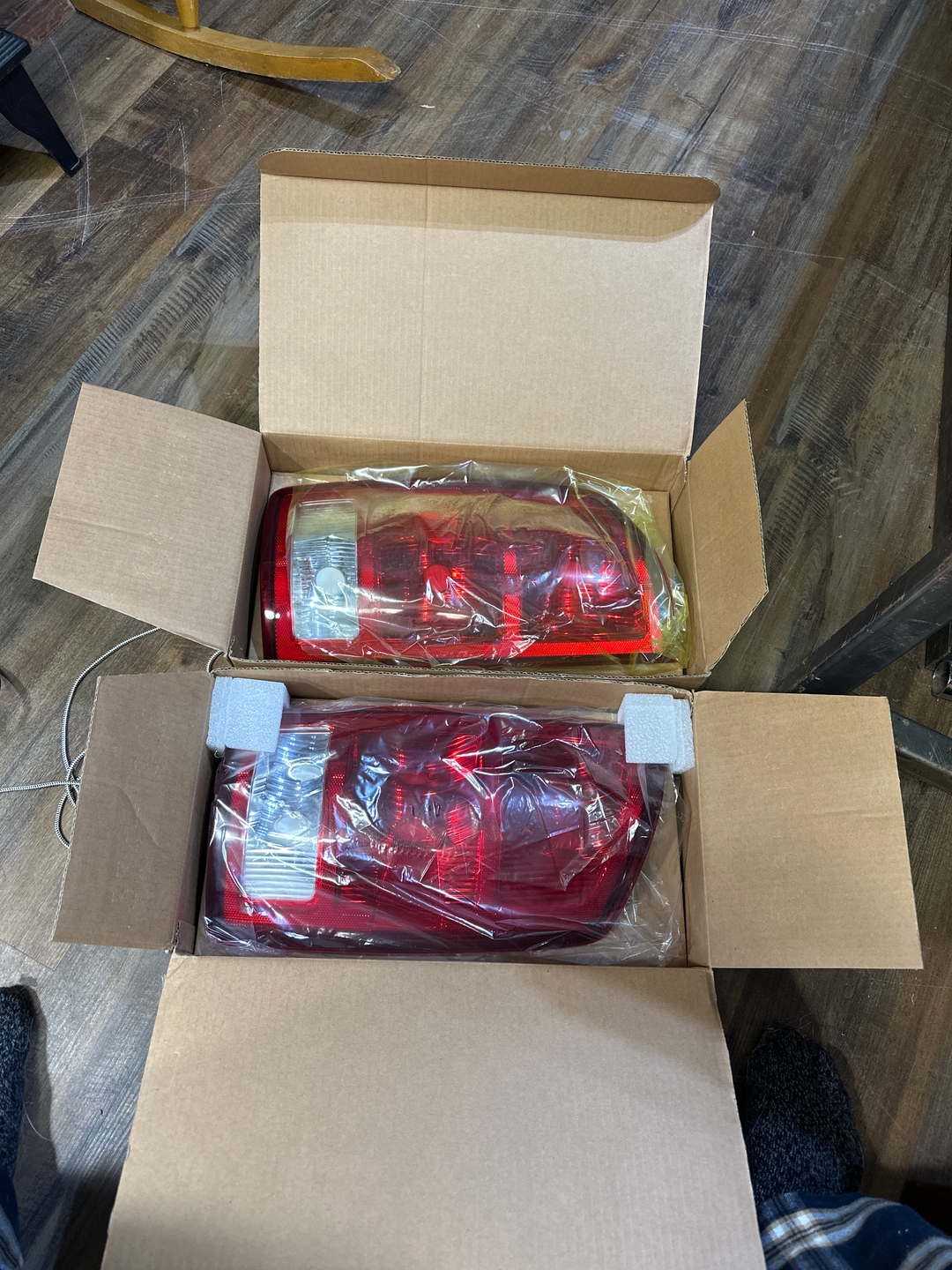 Dodge tail lights - 1 - 1737920152423_image