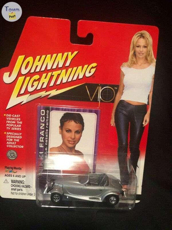 Johnny Lightning VIP Nikki Franco Prowler car Pamela Anderson Card - 1 - 514139-1614346355