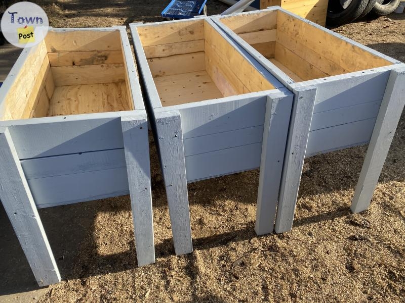 Large raised planter  - 1 - 525875-1620092811