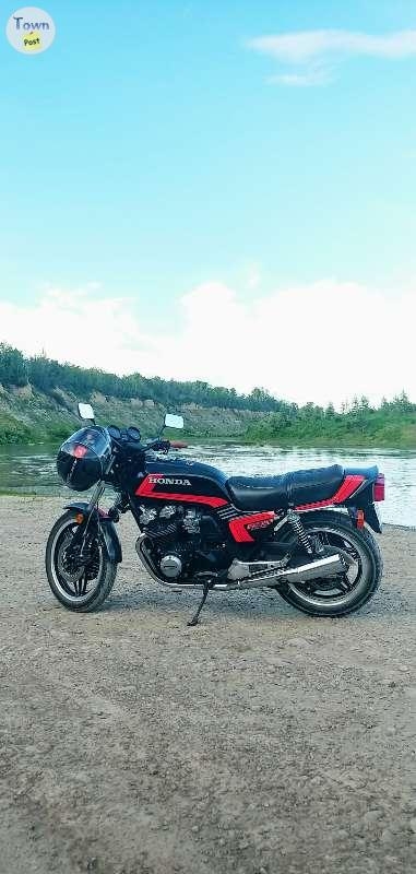 1982 Honda CB900F SuperSport - 4 - 767908-1660850129_2