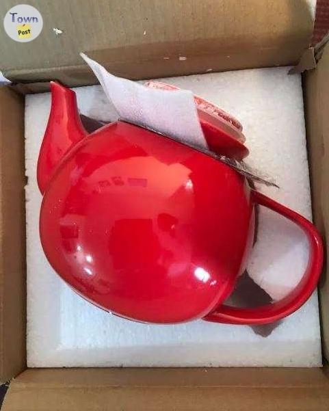 RED TEA POT WITH DIFFUSER - NEW - STILL IN ORIGINAL BOX  - 1 - 822579-1670782831