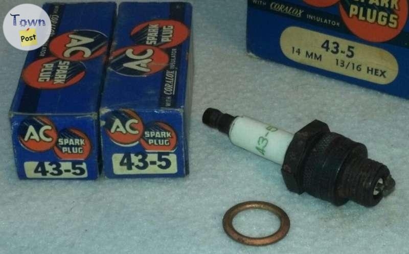 Vintage Spark Plugs - New Old Stock - 1 - 844071-1674592131