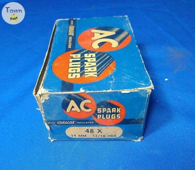 Vintage Spark Plugs - New Old Stock - 2 - 844071-1674592131_0