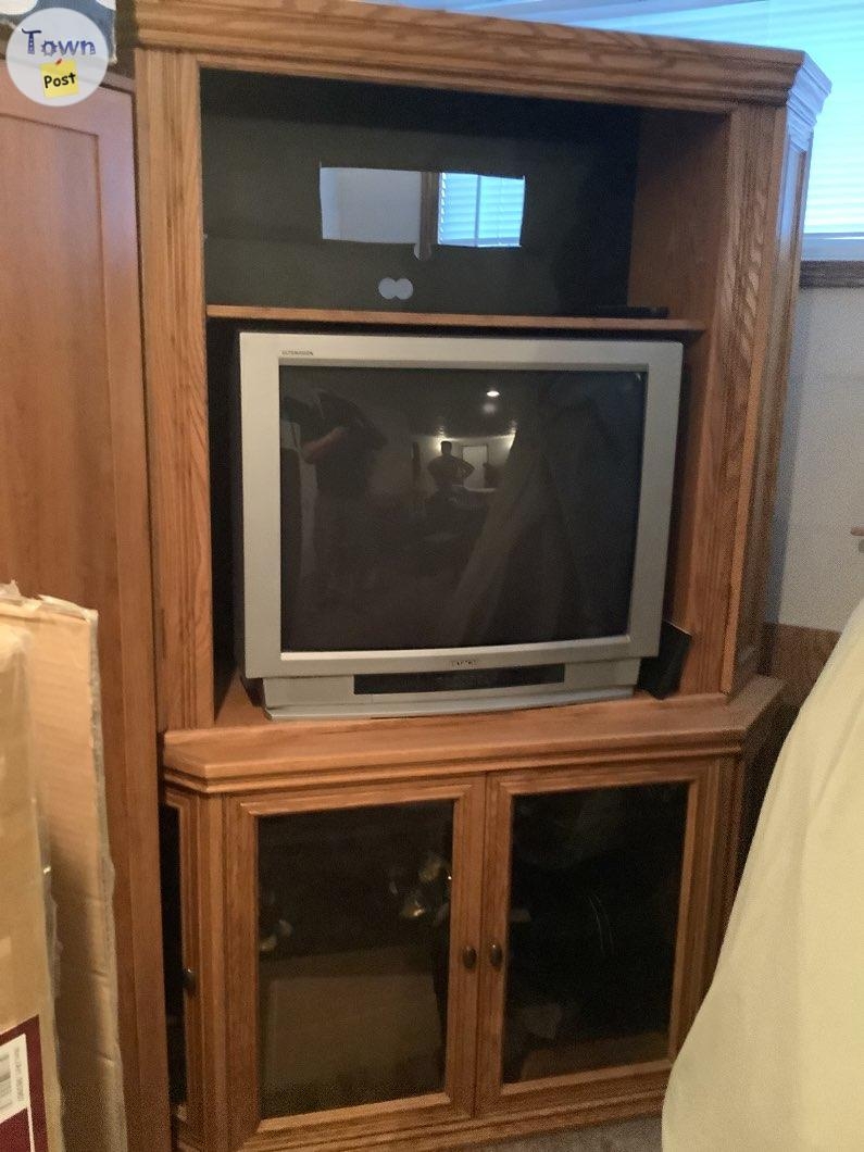 Solid oak corner Entertainment center.. - 1 - 974604-1700843673