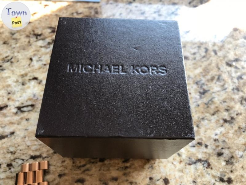 MICHAEL KORS unisex watch - 3 - 981100-1702227529_1