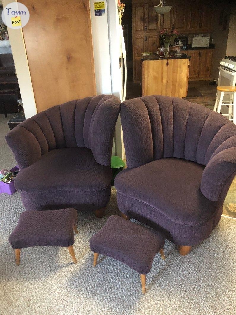 Burgundy settee with two matching chairs Next to n - 2 - 982828-1702590229_0