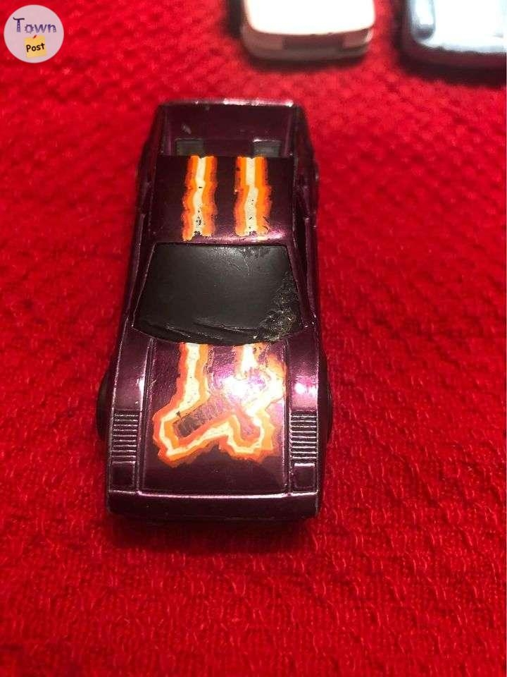 Assorted 80s Hot Wheels Camaro Ferrari Porsche cars. - 4 - 984976-1703082575_2