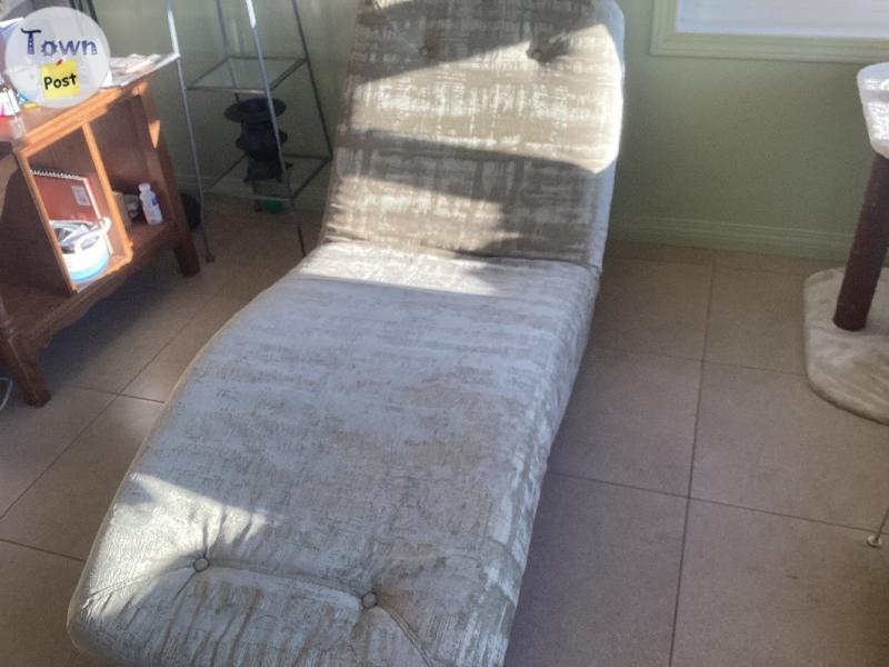 Pristine chaise lounge - 2 - 985108-1703103472_0