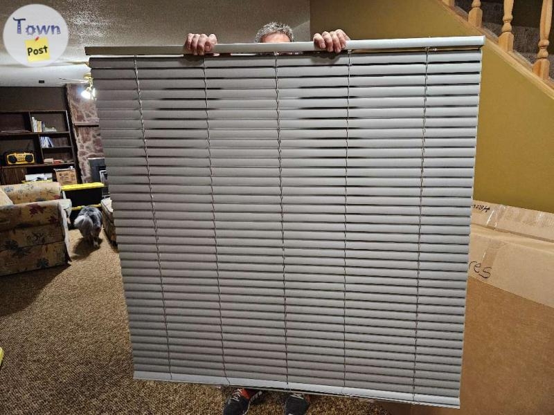 Grey Venetian Blind - 1 - 990913-1704564462