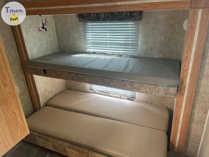 Fifth Wheel Trailer - 7 - 992525-1704914379_5