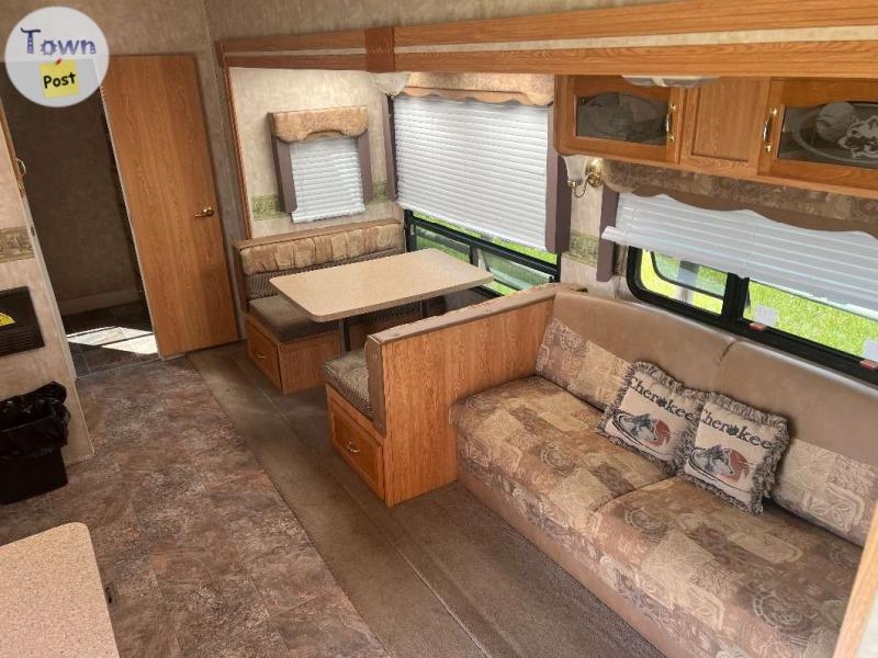 Fifth Wheel Trailer - 11 - 992525-1704914379_9