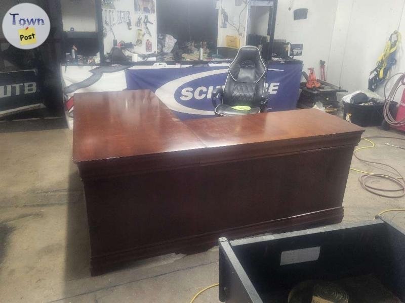 Solid computer desk for sale  - 2 - 1006313-1708034067_0