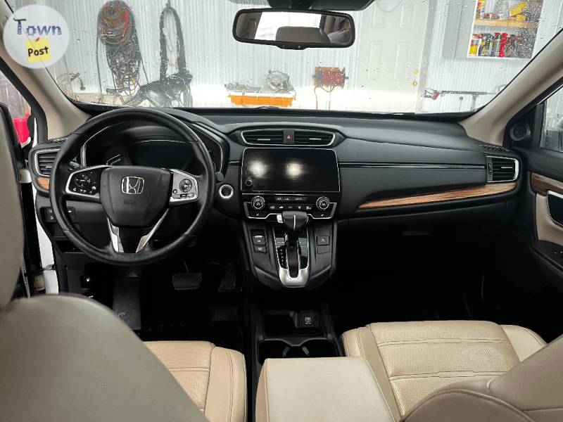 2018 Honda CRV Touring  - 4 - 1014971-1709582980_2