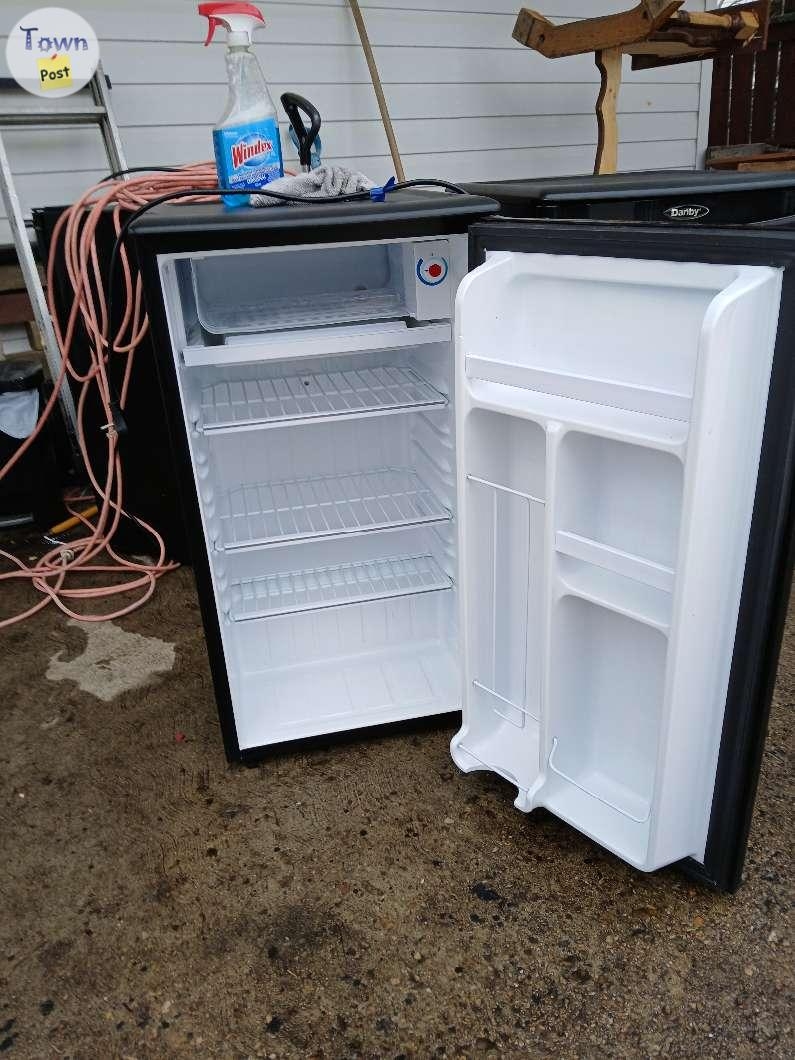  Danby fridge $150, for single, 280 for two - 4 - 1017250-1710110473_2