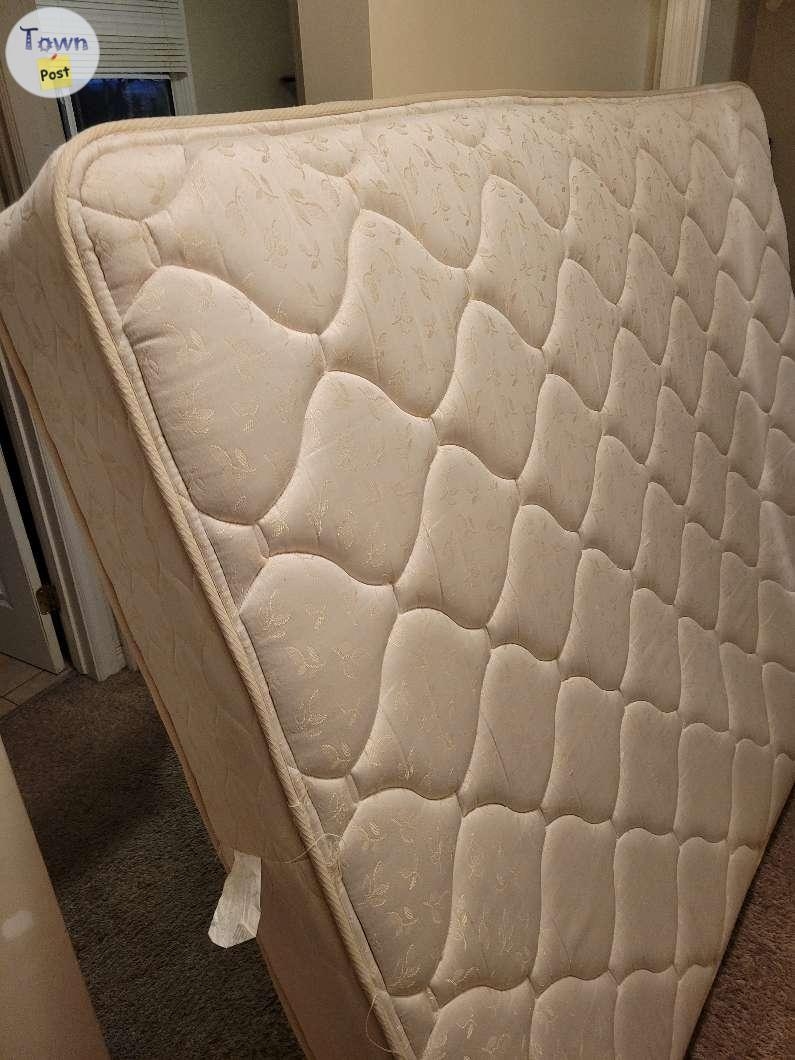 Mattress and bedframe - 1 - 1023652-1711558059