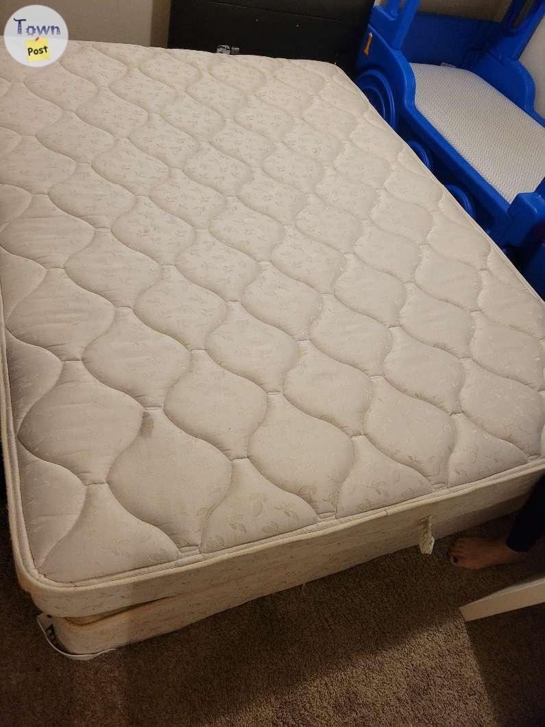 Mattress and bedframe - 2 - 1023652-1711558059_0