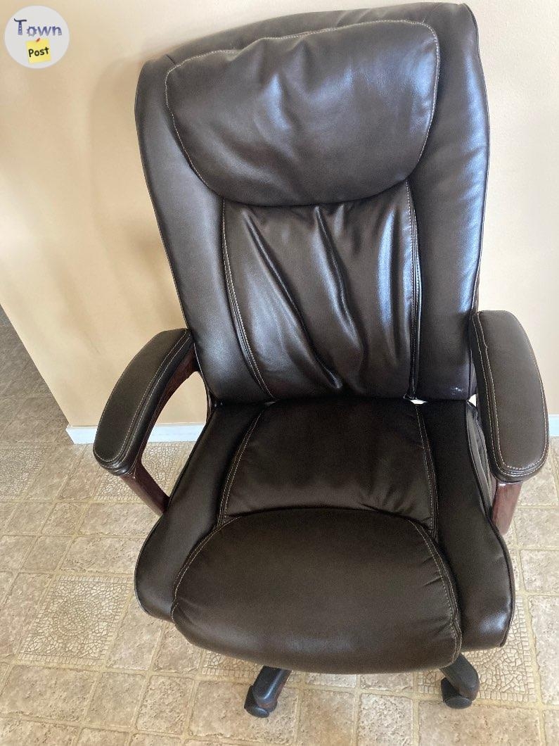 Leather desk chair - 2 - 1024845-1711831183_0