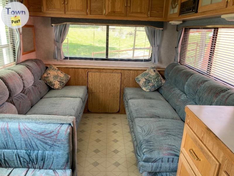 Custom Coach Westwind 5th Wheel  - 2 - 1028936-1712849220_0