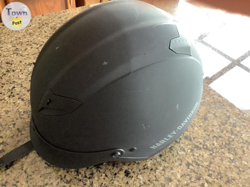 Motorcycle helmet with visor - 1 - 1029411-1712946640