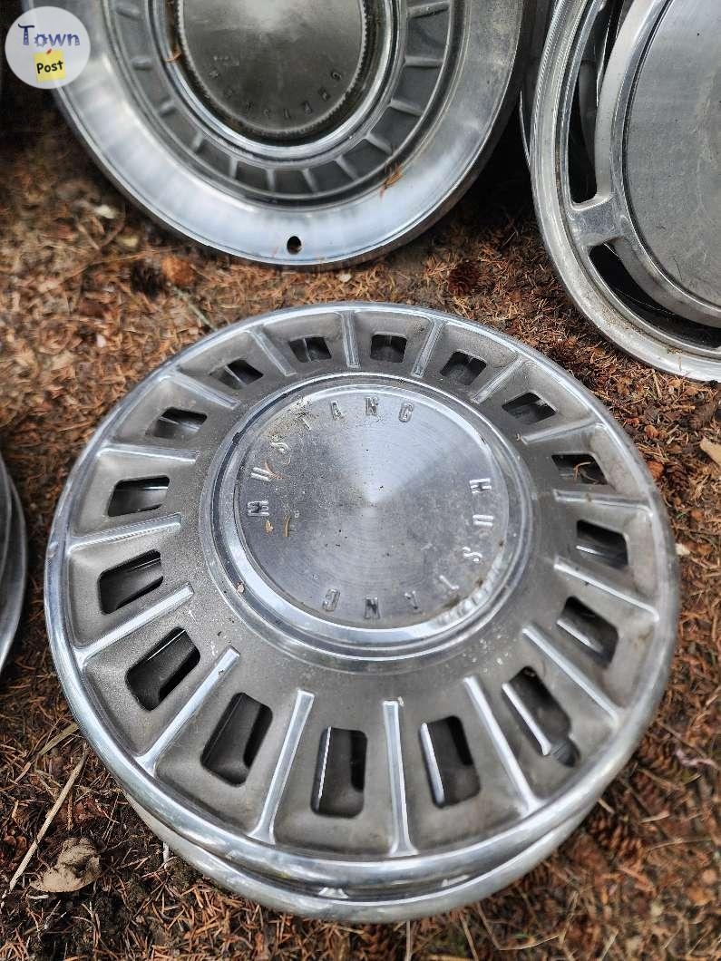 Sets of driver quality vintage hubcaps - 4 - 1032914-1713815711_2