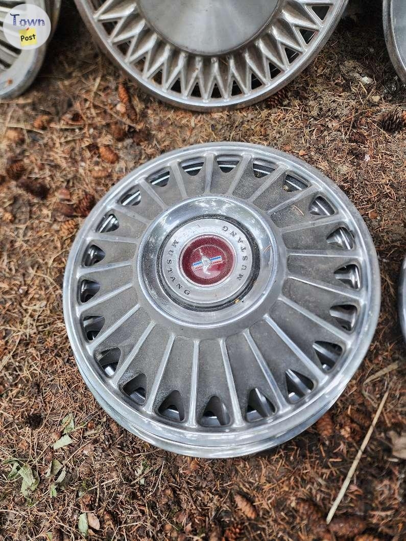 Sets of driver quality vintage hubcaps - 5 - 1032914-1713815711_3