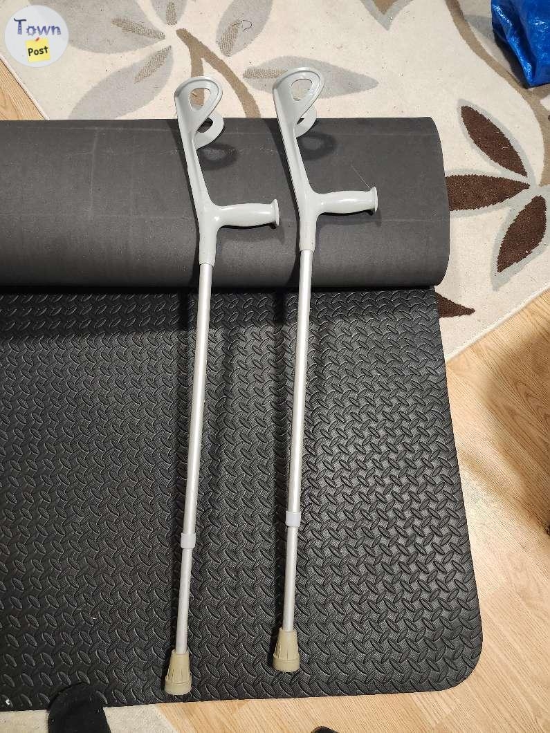 Forearm Crutches for Adults - 1 - 1043436-1716599653