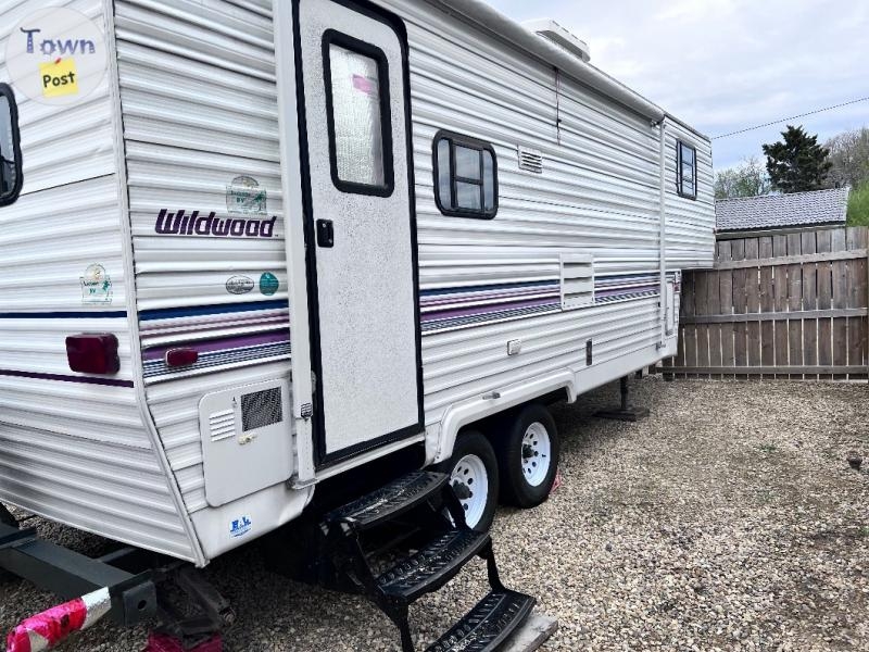 1999 Wildwood 5th Wheel Trailer  - 3 - 1043979-1716745028_1