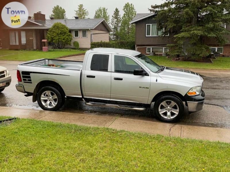 2010 Dodge 1500, 4x4, low kms, trailer tow, crew cab.  - 1 - 1047557-1717622569