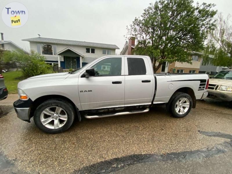 2010 Dodge 1500, 4x4, low kms, trailer tow, crew cab.  - 2 - 1047557-1717622569_0