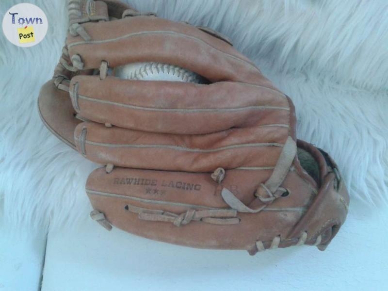 Louisville Slugger Softball, Fastpitch & Slo-Pitch glove - 3 - 1051129-1718392589_1